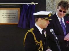 As placas reveladas por Andrew Mountbatten-Windsor nas Ilhas Malvinas foram removidas