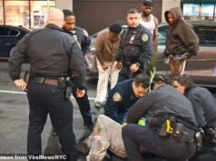 Imagens horríveis mostram Chris Boyd lutando por sua vida depois de atirar do lado de fora de um restaurante em Nova York enquanto um amigo conversa