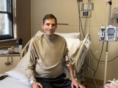 A lenda da NFL Bernie Kosar, 61, revela que finalmente está recebendo um novo fígado em atualização mental na cama do hospital