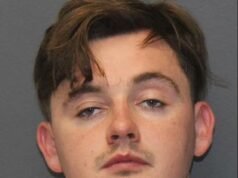 Mistério de dois homens ‘britânicos’ com identidades falsas que mataram motorista do Uber em perseguição policial confunde a polícia dos EUA