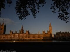 Quentin Letts: Como o presidente da Câmara foi emboscado em uma conspiração obscura para tirar os parlamentares de Westminster para reformas de 20 anos que os críticos temem que sejam ‘outro HS2’