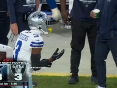 A estrela dos Cowboys criticou os treinadores em um colapso lateral depois que ele foi desajeitadamente colocado no banco para o início do jogo
