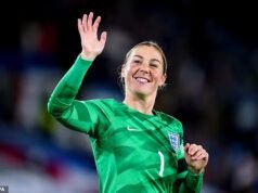 ‘Eu decido vencer’: Sarina Wigman reage pela primeira vez à bomba de Mary Earps, afirma que o chefe das Lionesses está ‘recompensando o mau comportamento’ ao selecionar Hannah Hampton