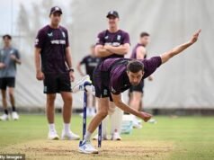 ‘Ele foi absolutamente rápido’: o companheiro de equipe de Mark Wood na Inglaterra apóia o lançador rápido para causar grande impacto em Ashes enquanto a Inglaterra avalia a seleção de cinco jogadores para o primeiro teste