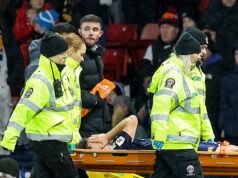 A estrela da Premier League começou a chorar em uma maca durante o jogo crucial da Escócia nas eliminatórias para a Copa do Mundo contra a Dinamarca.