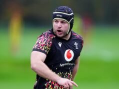 ‘Ele é o cara mais humilde de todos os tempos, uma lenda absoluta’: Conheça o ex-carpinteiro Harry Deaves antes do estreante no País de Gales enfrentar os All Blacks… e a história comovente que revela por que seus colegas de clube em Pontyclun estão tão felizes por ele