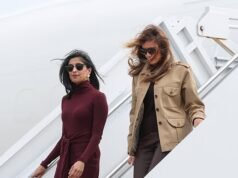 Esqueceu alguma coisa, Usha? Os sussurros sobre o casamento de Vance ficam mais altos quando a segunda-dama deixa cair sua aliança de casamento