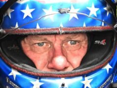 A lenda da NHRA, John Force, aposentou-se da direção após um recorde de 157 vitórias