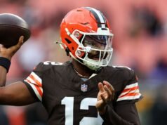 Sanders fez sua estreia na sombra dos Browns após a lesão de Dillon Gabriel