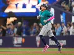 Josh Naylor e Mariners concordam com contrato de 5 anos, dizem fontes