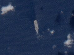 Foto de satélite mostra grupo de ataque de porta-aviões dos EUA em águas caribenhas