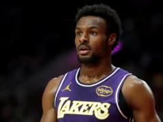 Bronie James fez o segundo início de carreira pelo shorthanded Lakers x Bucks