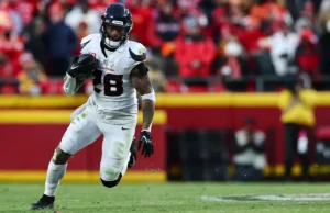 O texano RB Joe Mixon não deve jogar nesta temporada devido a uma lesão no pé