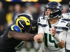 Seahawks LB Ernest Jones tem uma mensagem contundente para os críticos do QB Sam Darnold após o jogo 4-INT: ‘F *** you’