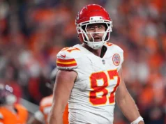 Travis Kelce diz que não decidirá sobre o retorno em 2026 até o final da temporada e não quer turnê de despedida