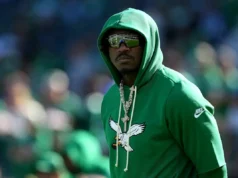 O proprietário dos Eagles, Jeffrey Lurie, teria se encontrado com AJ Brown para falar sobre suas frustrações com o ataque do time.