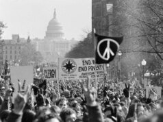 15 de novembro, manifestantes marcham contra a Guerra do Vietnã