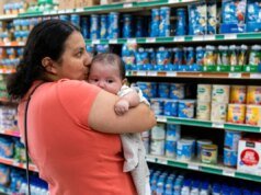 Agência de nutrição faz recall de fórmula infantil após alerta de botulismo
