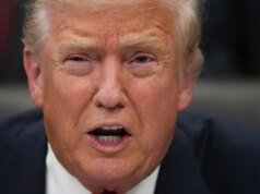 Os índices de aprovação de Donald Trump caem com os baby boomers