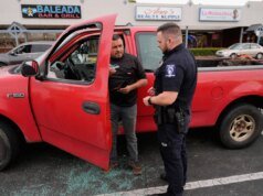 DHS confirma ‘agressão’ de agente federal em Charlotte, Carolina do Norte