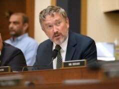 Epstein apresenta projeto de lei preparado para ganhar dezenas de co-patrocinadores de votos do Partido Republicano