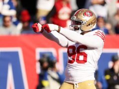 49ers contratam Clayn Ferrell para escalar e promovem Eli Apple do time de treino