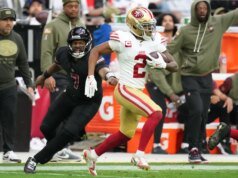 Interceptação do 49ers, Skye Moore retornou vitória importante contra os Cardinals