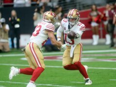 Purdy lançou 3 TDs, McCaffrey 3 TDs