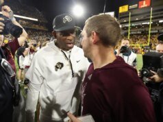 Kenny Dillingham envia mensagem honesta sobre Deion Sanders