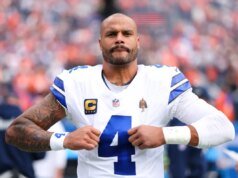 Os Cowboys anunciaram o marco histórico para Dak Prescott durante o jogo dos Raiders