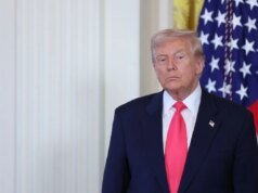 Índices de aprovação de Donald Trump com aumento hispânico em nova pesquisa