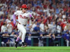 Previa-se que os Phillies perderiam o veterano Gold Glove na agência gratuita