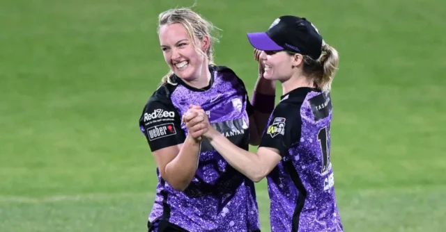 Hayley-Silver-Holmes-spell-Lizelle-Lee-firepower-lead-Sydney-Sixers-to-commanding-win-against-Hobart.webp