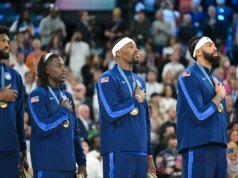 Os Warriors foram instados a trocar por Anthony Davis, do Mavericks