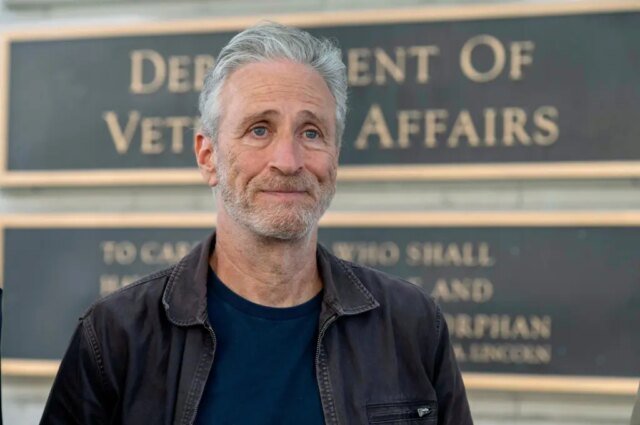 Jon_Stewart_Troops_9_11_75292.jpg