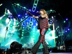 Motley Crue traz uma turnê para Mountain View, área de Sacramento