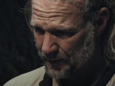 Cody Brown foi levado às lágrimas por uma mensagem cheia de oração de sua esposa