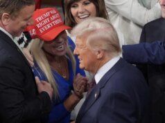 A rixa MAGA cresceu devido à rivalidade de Trump com os Verdes antes das eleições de meio de mandato