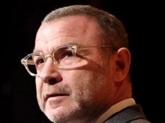 Liev Schreiber está hospitalizado em Nova York, passando por exames