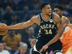 A estrela do Bucks, Giannis Antetokounmpo, deixa o jogo dos Cavaliers com uma lesão na virilha