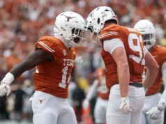 Jogo de futebol americano universitário Texas x Georgia NCAA hoje à noite: horário de início, canal, onde transmitir e muito mais