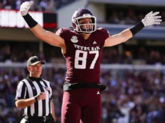 O número 3 do Texas A&M venceu a Carolina do Sul por 31-30 depois de perder por 30-3 no intervalo