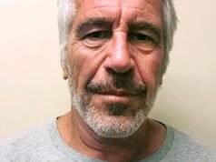 Epstein apareceu em 2018 para oferecer conselhos políticos sobre como lidar com Trump: e-mails