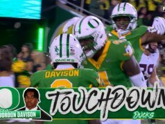 Chamada domiciliar! Jordan Davison, do Oregon, corre para o TD de 39 jardas para ampliar a vantagem contra o Minnesota