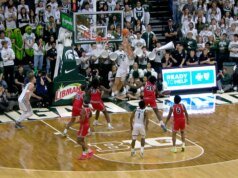 Carson Cooper, do estado de Michigan, vence o beco sem saída contra o Detroit Mercy