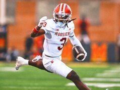 Gus Johnson fez a chamada do ano na captura de TD de Indiana WR Omar Cooper Jr.