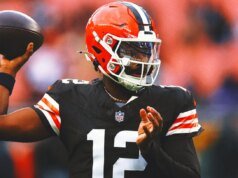 Browns QB Shedeur Sanders faz estreia na NFL, lança INT; Dillon Gabriel está ferido