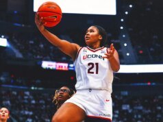 Ontem à noite no basquete universitário: Sarah Strong é um problema sem solução