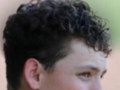 O arremessador de beisebol da UCLA contratou Fabio Bundy de Zurique, Suíça