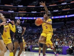 O 8º lugar da USC não conseguiu impedir o retorno com uma derrota para o 2º lugar da Carolina do Sul